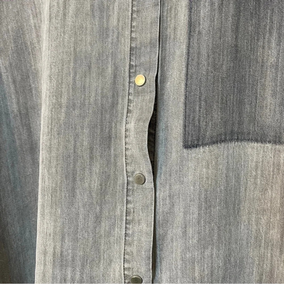 Follow the Sun Distressed Snap Front Tencel Shirt Size Large - Picture 8 of 10